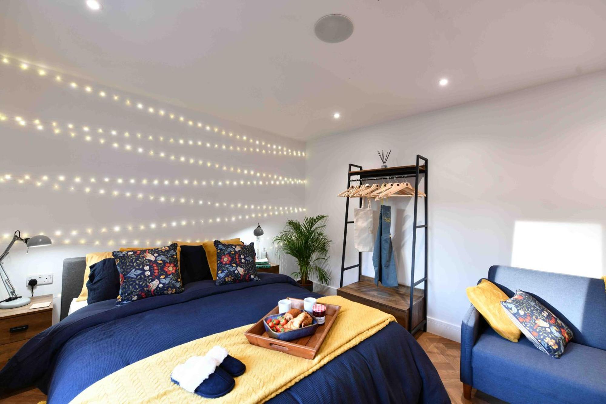 Hidden Home เฮย์เวิร์ดส์ฮีธ ภายนอก รูปภาพ